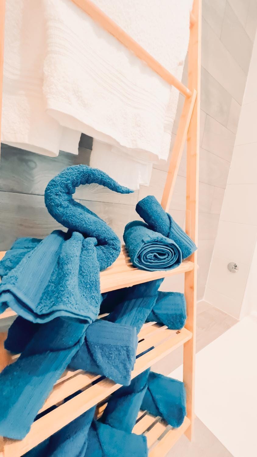 Bathroom, towels