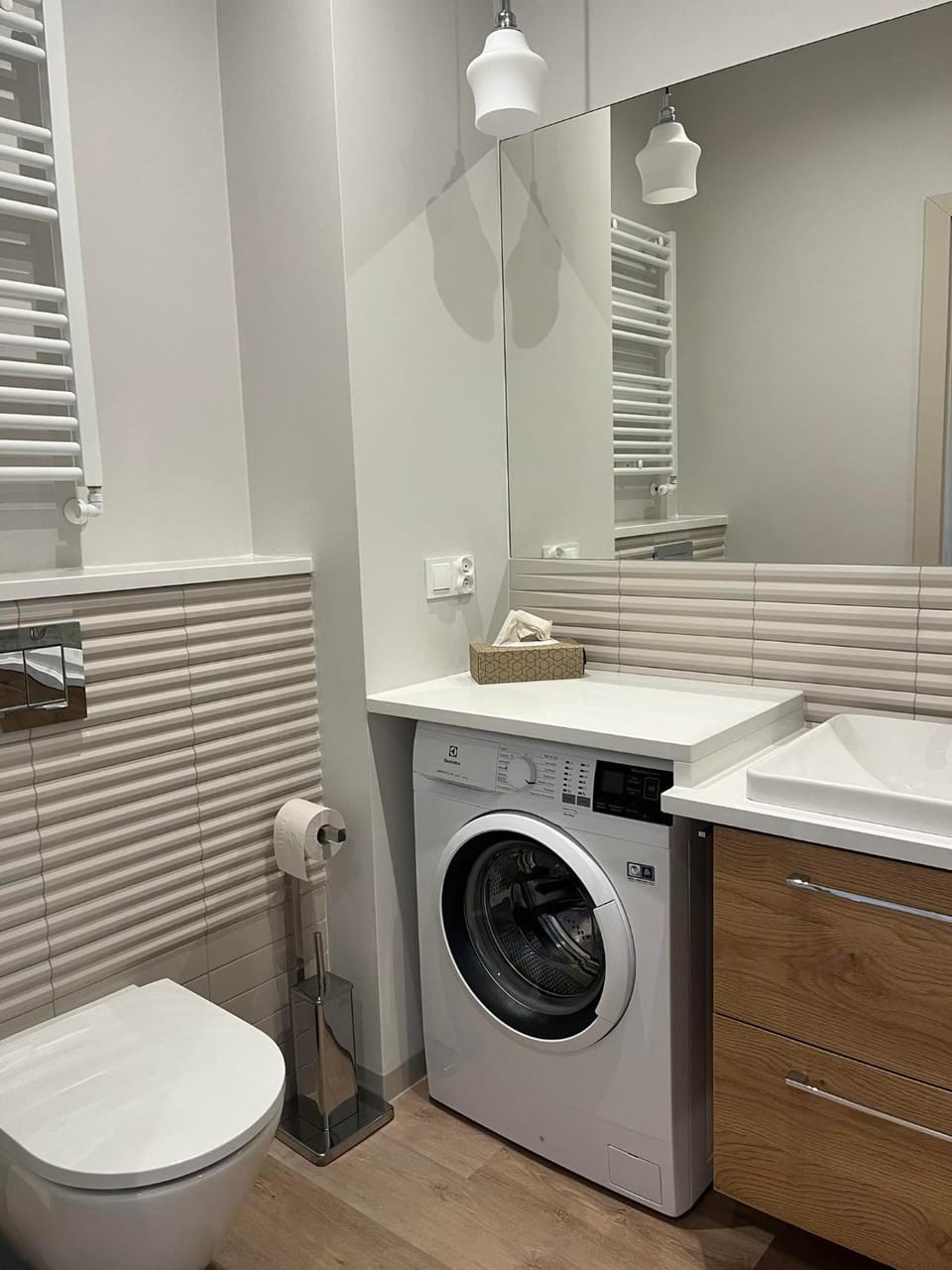 Toilet, Bathroom, towels, washing machine, dryer