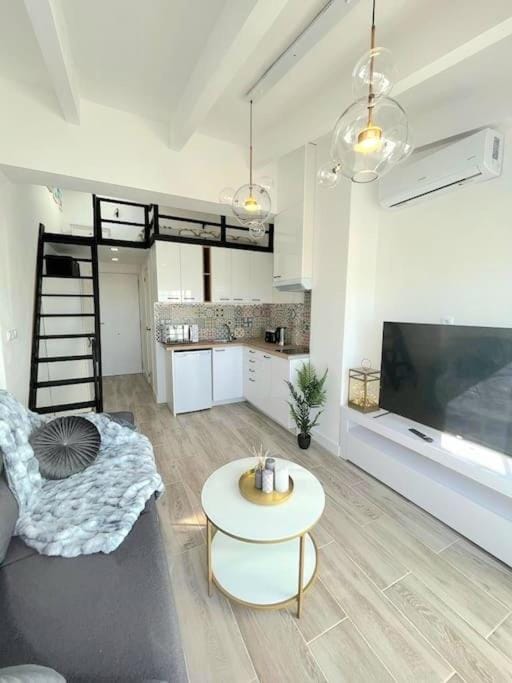 Belle Mar Sea View Studio Apartment in Torrevieja