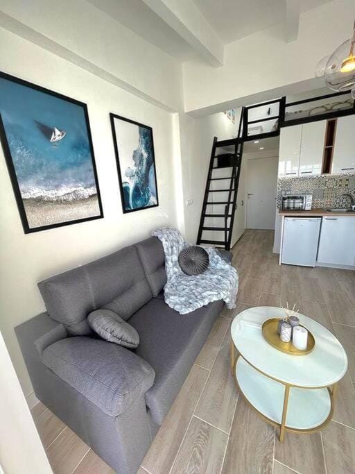 Belle Mar Sea View Studio Apartment in Torrevieja