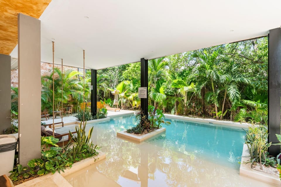 Swimming pool