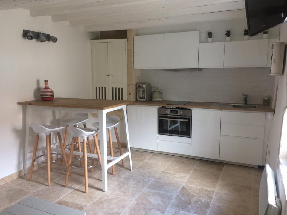 Au calme dans le centre avec terrasse et clim Apartment in Saint-Remy-de-Provence