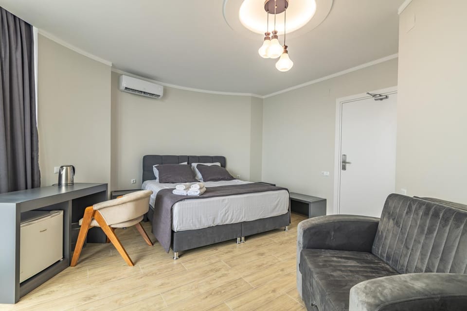 Bed, Coffee/tea facilities, Photo of the whole room, Bedroom, hair dresser, air conditioner