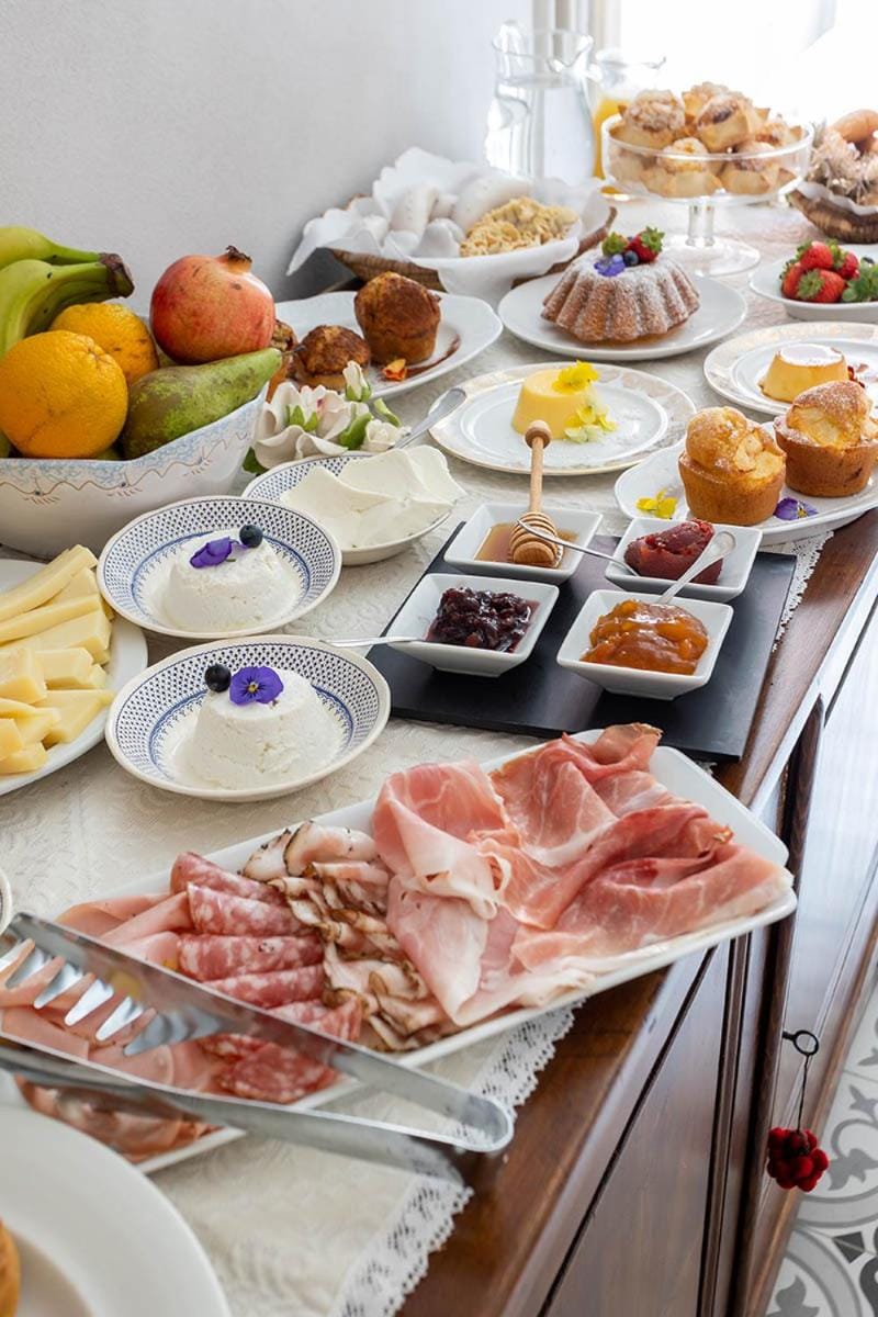 Food and drinks, Food, Breakfast, Continental breakfast, Buffet breakfast