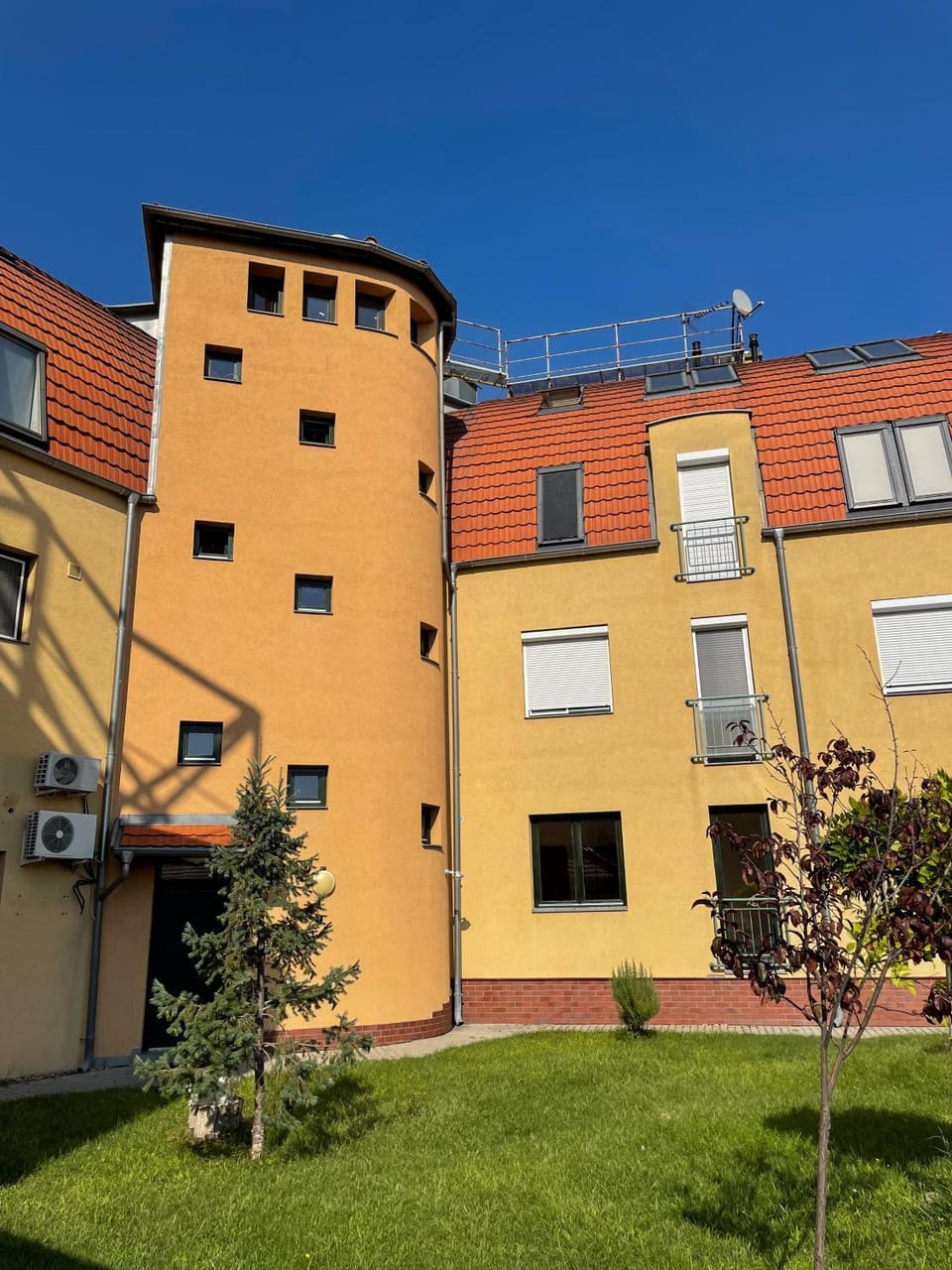 Property building, Garden view