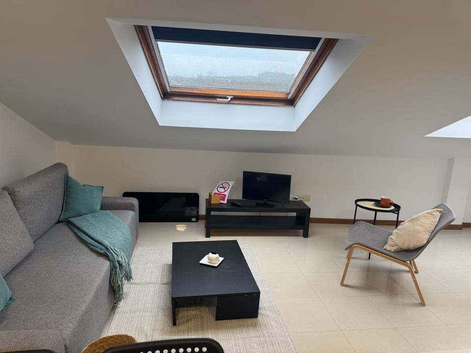 TV and multimedia, Living room, Evening entertainment