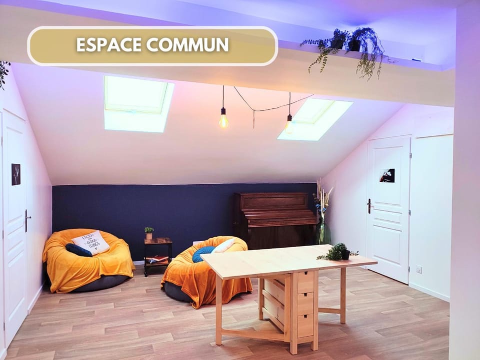 Communal lounge/ TV room