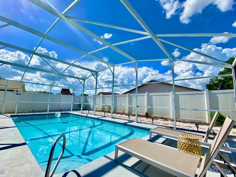 Patio, Day, Natural landscape, Pool view, Pool view, Swimming pool, Swimming pool, sunbed
