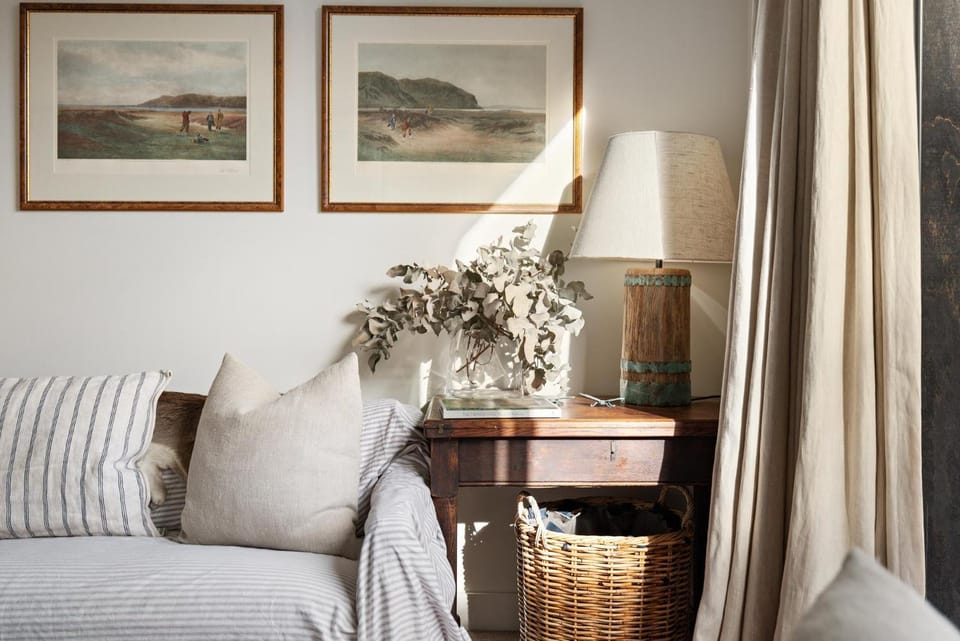 Winter, Living room, Decorative detail, Seating area