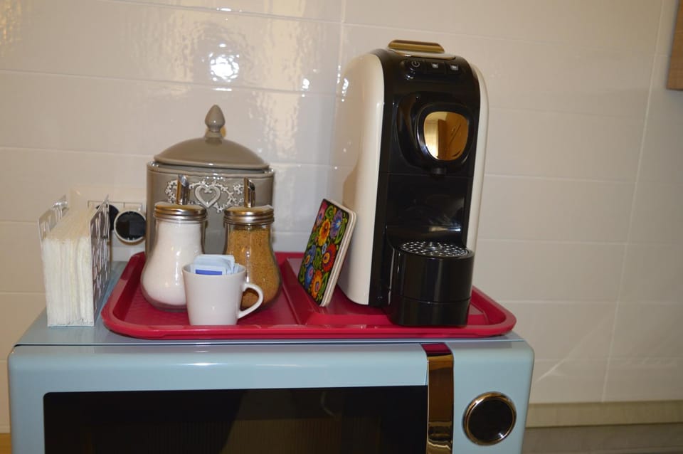 Coffee/tea facilities, Kitchen or kitchenette, microwave