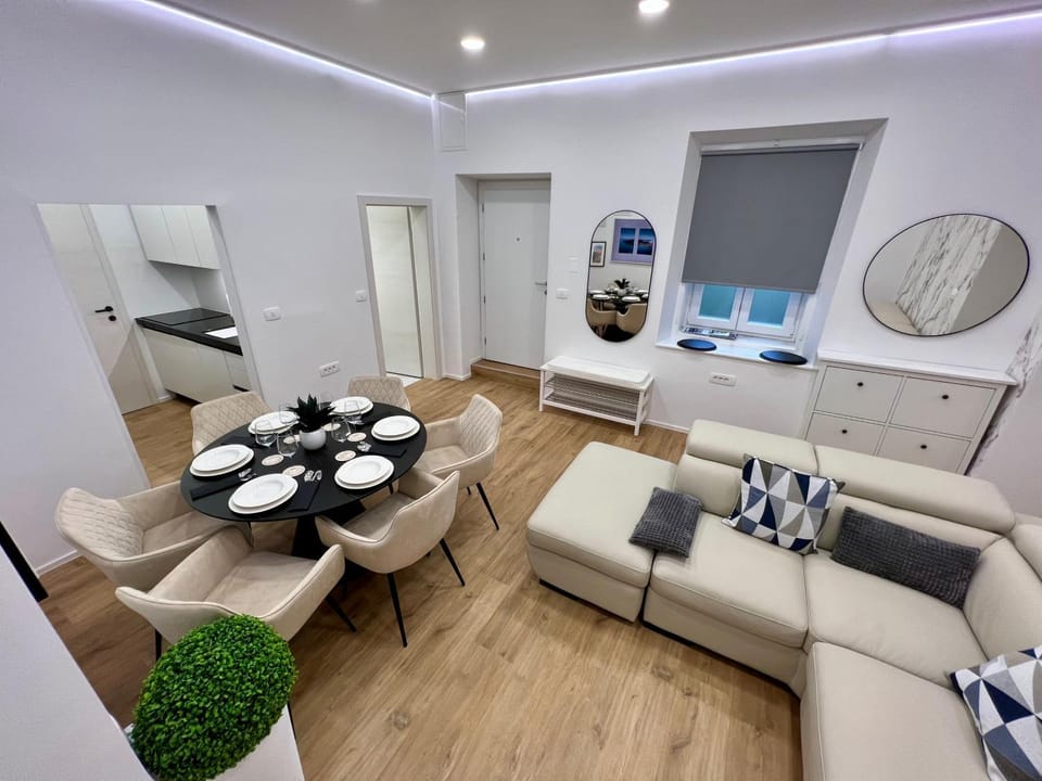 Living room, Seating area, Dining area