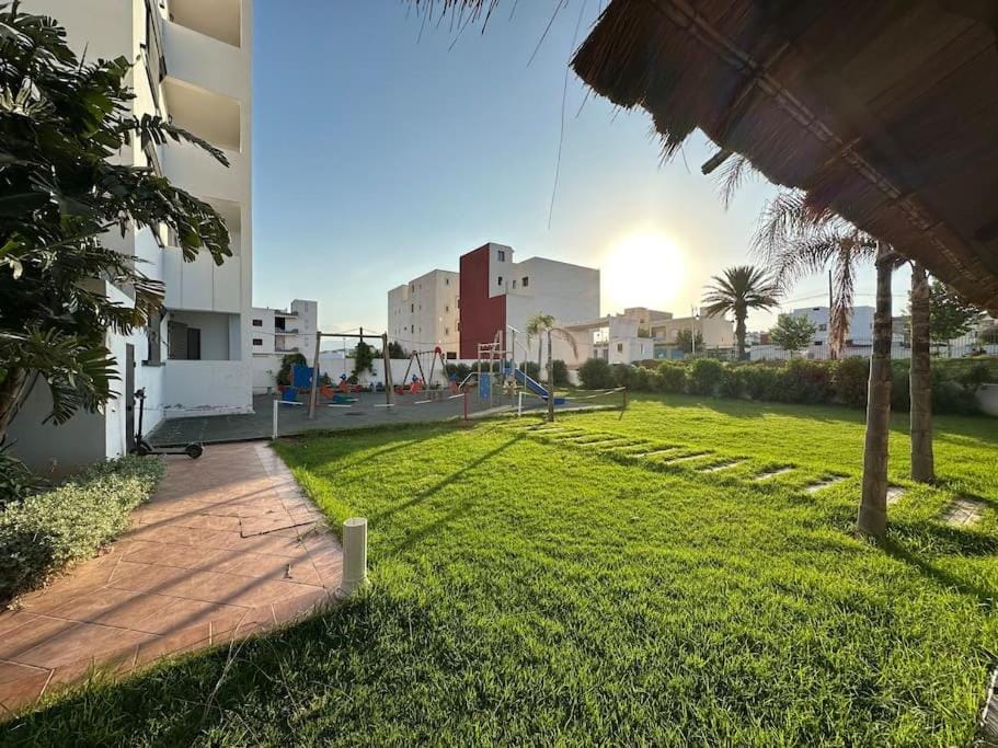 Day, Garden