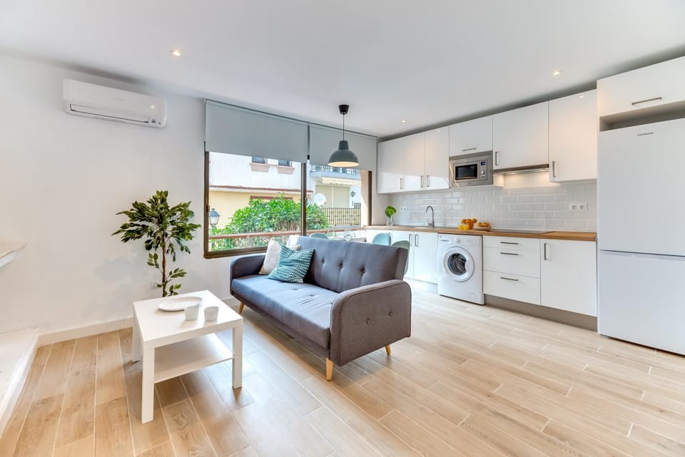 Kitchen or kitchenette, Living room, air conditioner