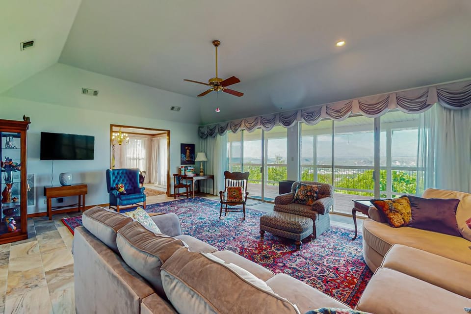 Hilltop Holiday House in Rio Grande