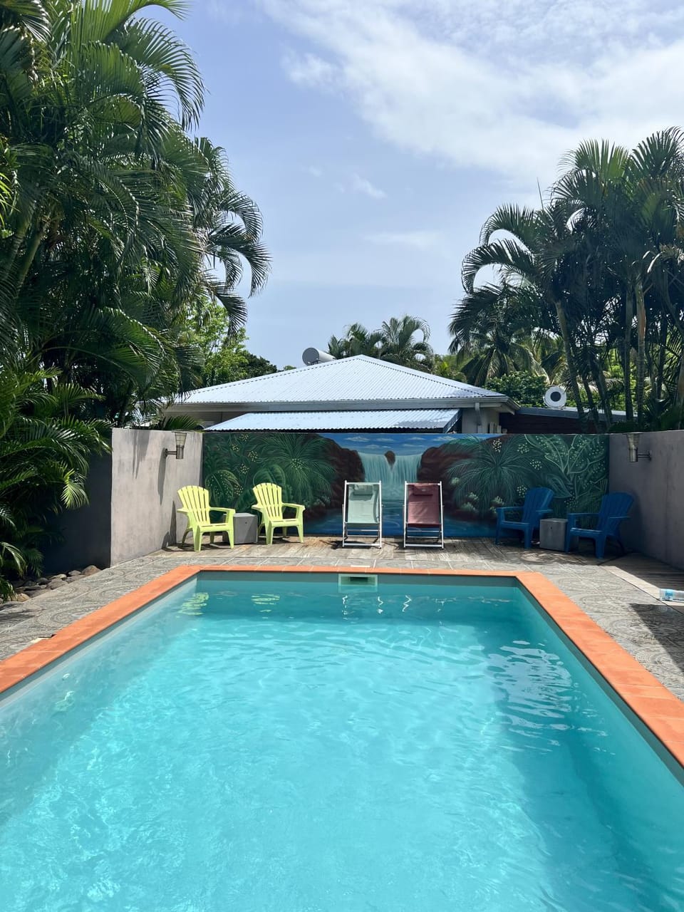 Swimming pool