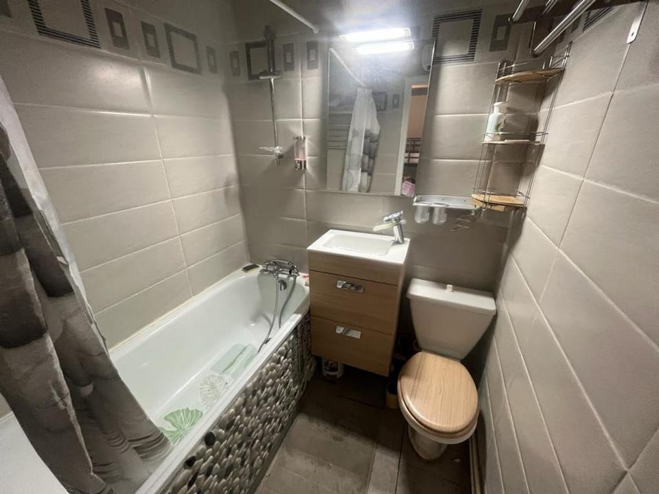 Studio cabine familial avec balcon aux Angles - FR-1-593-86 Cabin in Catalonia