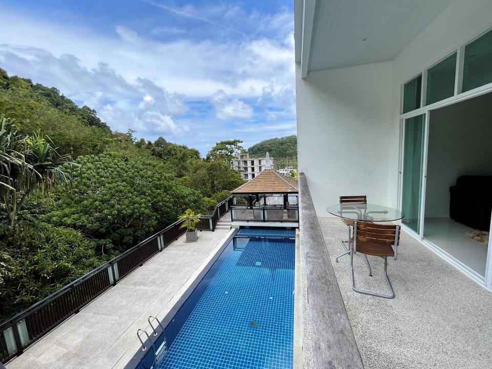 View (from property/room), Balcony/Terrace, Floor plan