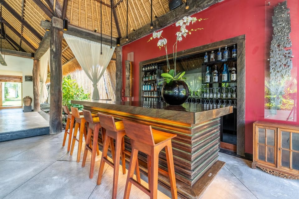 Lounge or bar