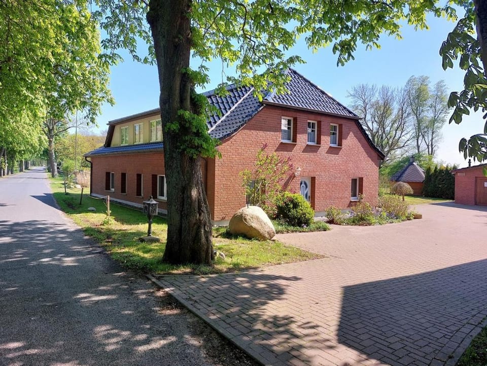 Ferienhaus BODDEN-BLICK vis-a-vis Hiddensee für bis zu 6 Gäste -im OG- House in Mecklenburg-Vorpommern, Germany