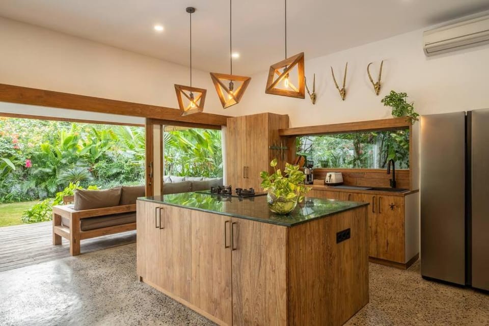 Designer NEW 3BDR - Lush Garden+Pool Villa in Pemenang