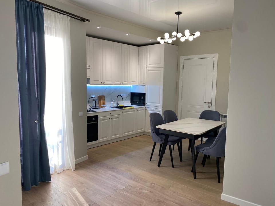 Kitchen or kitchenette, Dining area, minibar, pet friendly, stove