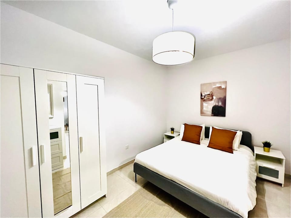 Bed, Photo of the whole room, Bedroom, wardrobe