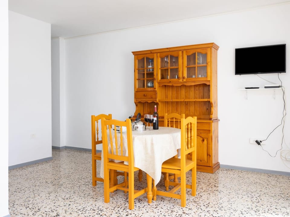 TV and multimedia, Dining area