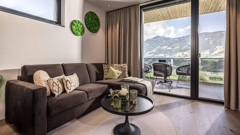 Living room, Mountain view