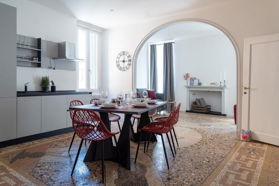 Living room, Dining area, dishwasher, pet friendly, pet friendly, stove, stove, kitchen, kitchen
