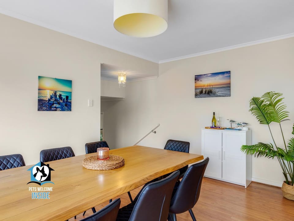 Decorative detail, Decorative detail, Dining area, Family