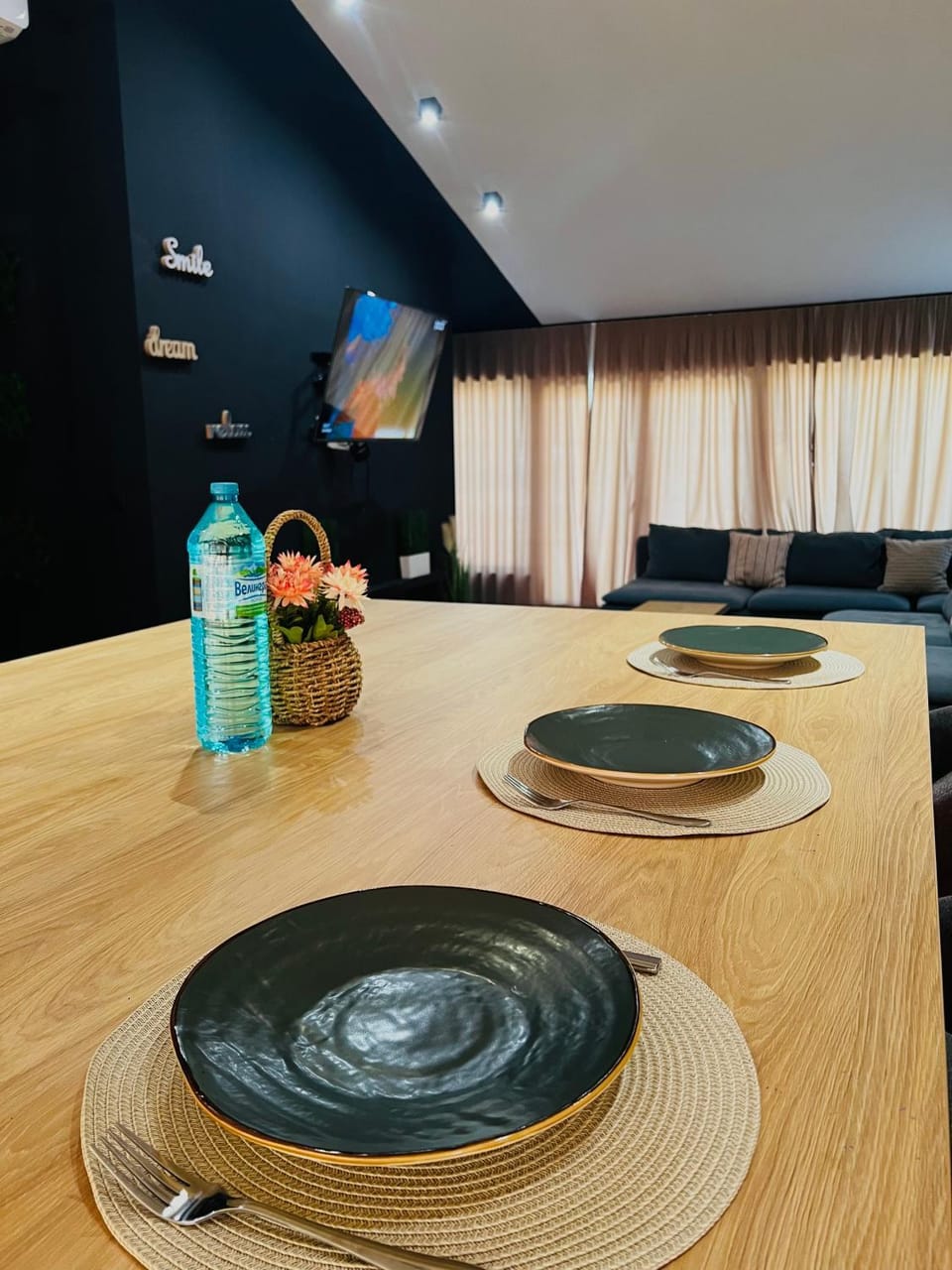 Living room, Dining area