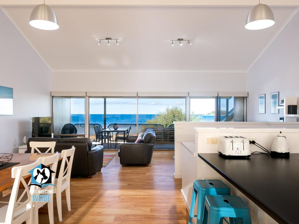 Decorative detail, Seating area, Sea view