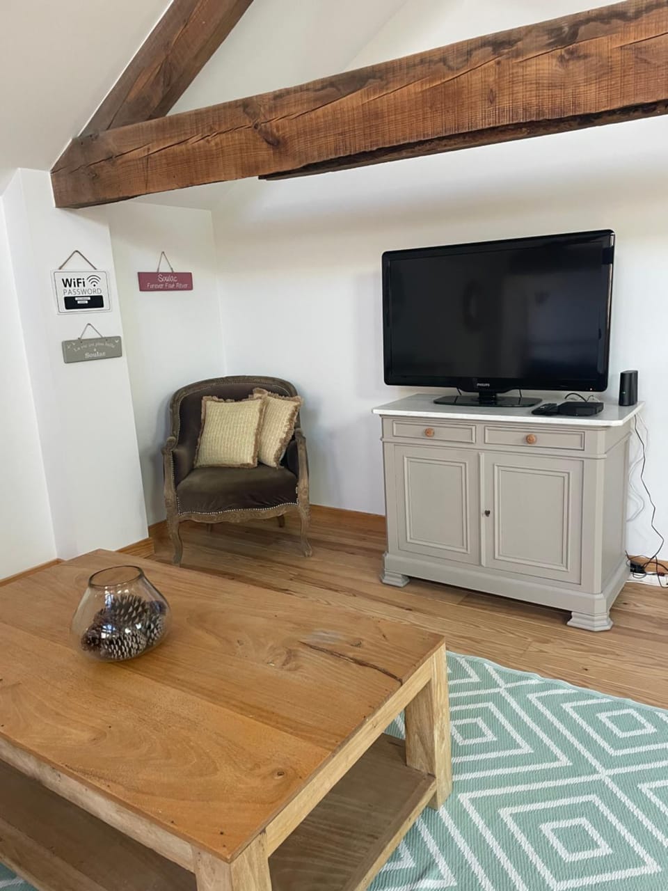 Communal lounge/ TV room