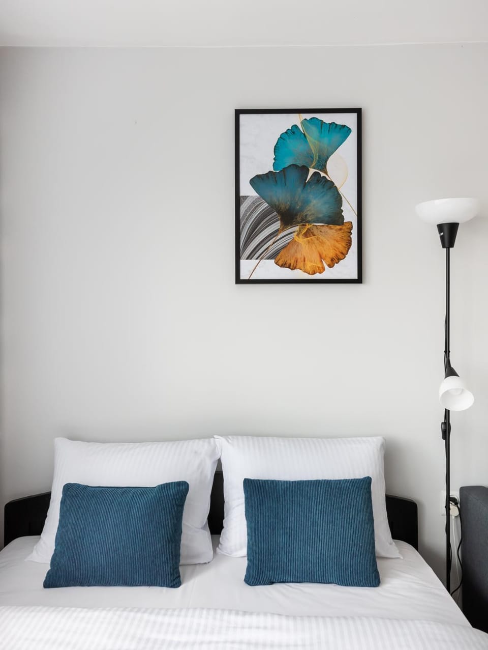 Bed, Photo of the whole room, Decorative detail, Bedroom