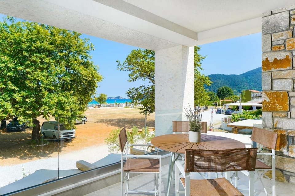 Natural landscape, Balcony/Terrace, Sea view