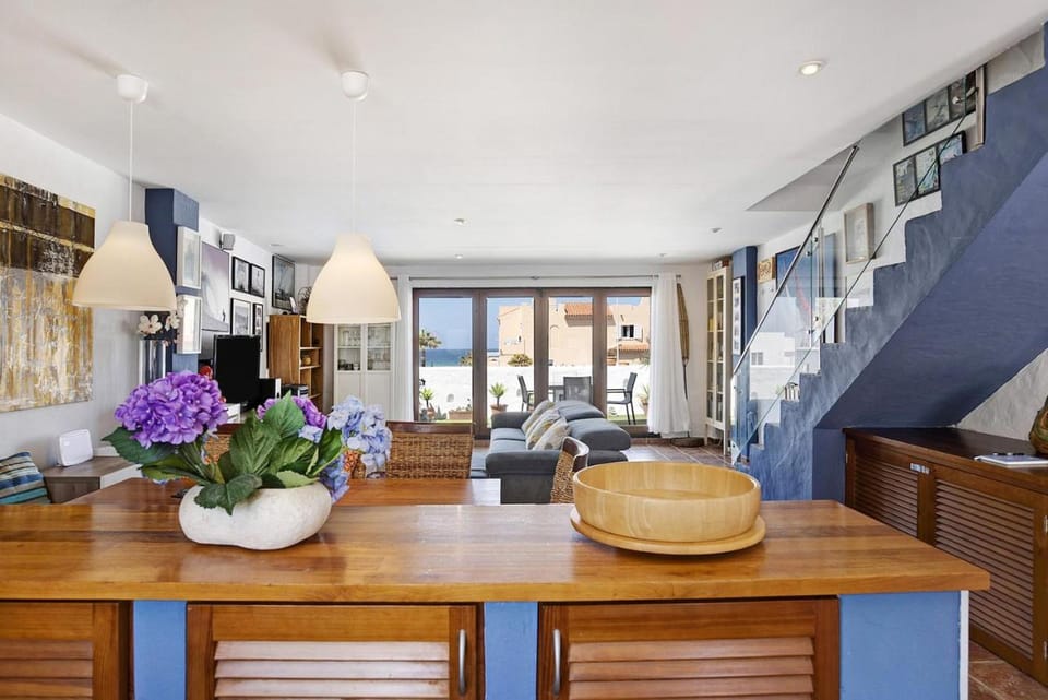 Kitchen or kitchenette, Seating area