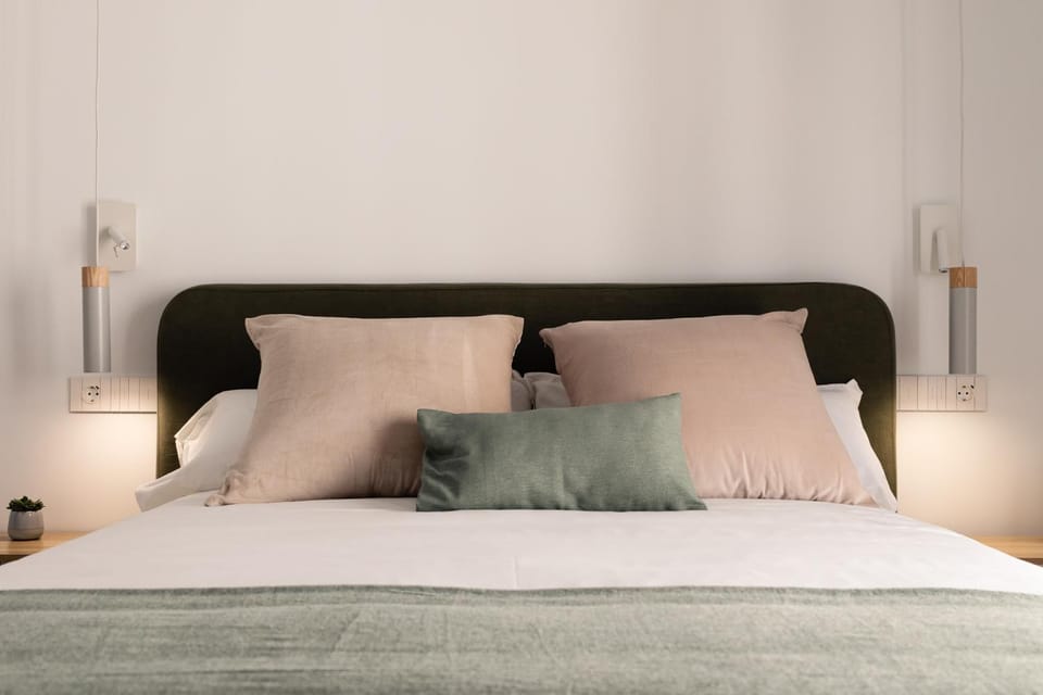 Bed, Bedroom