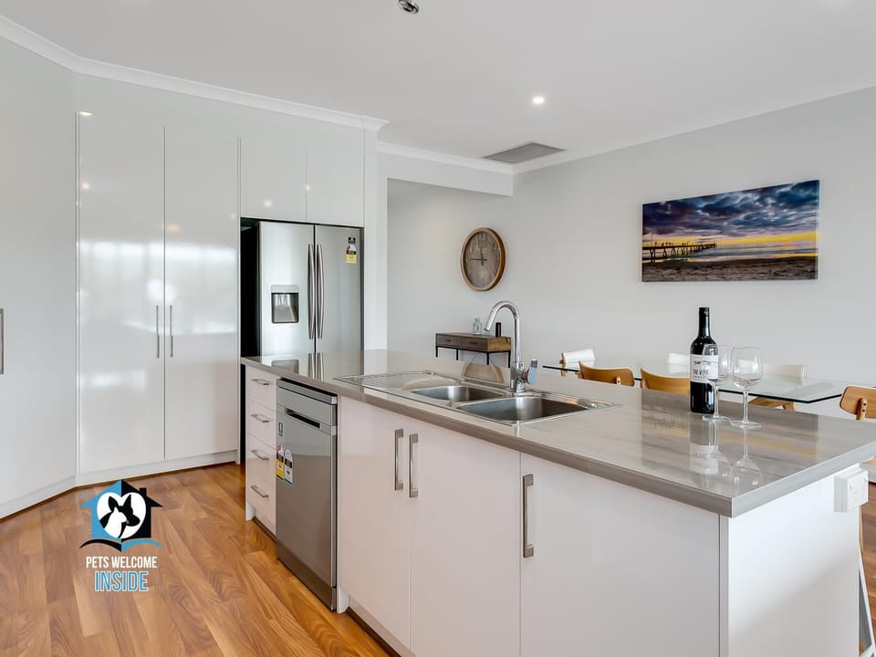 Coffee/tea facilities, Communal kitchen, dishwasher, pet friendly, stove, toaster, kitchen