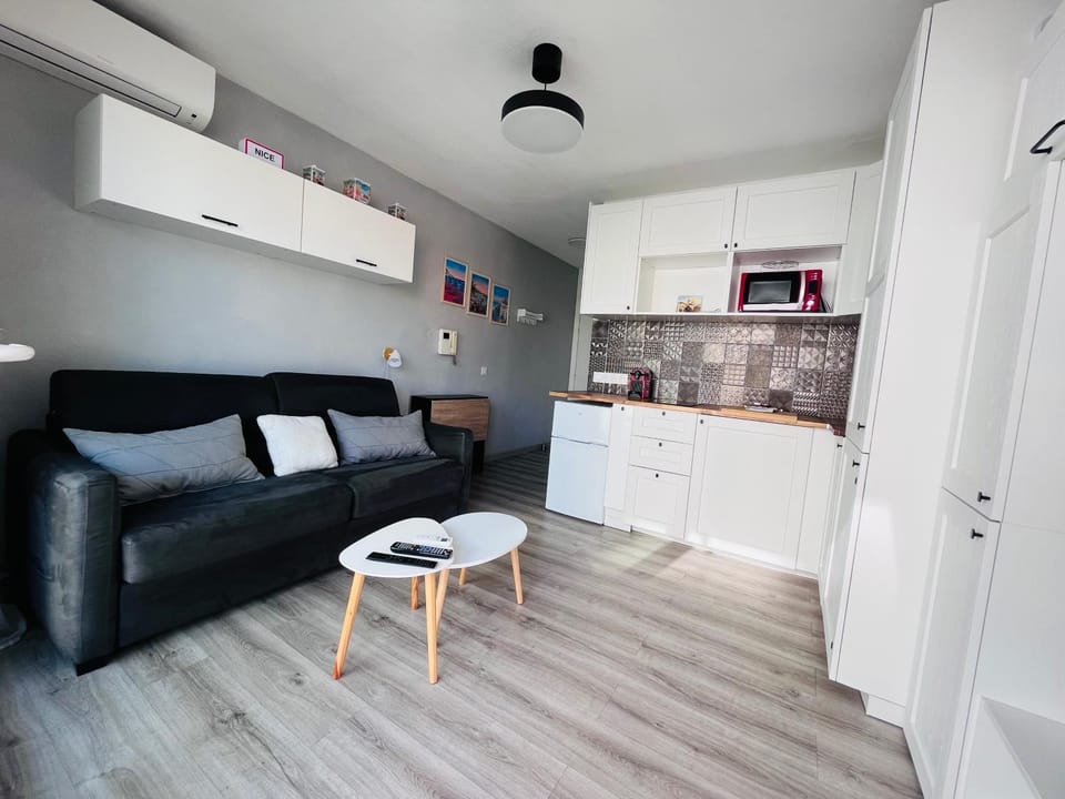 Living room, kitchen