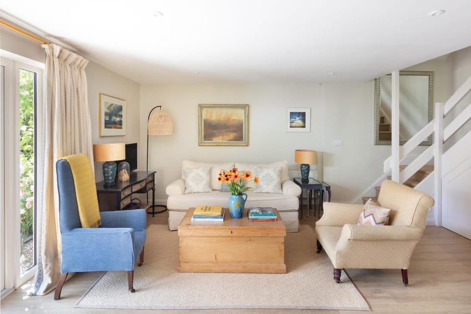 Nest Lodge by The Butler Collection House in Horsham District