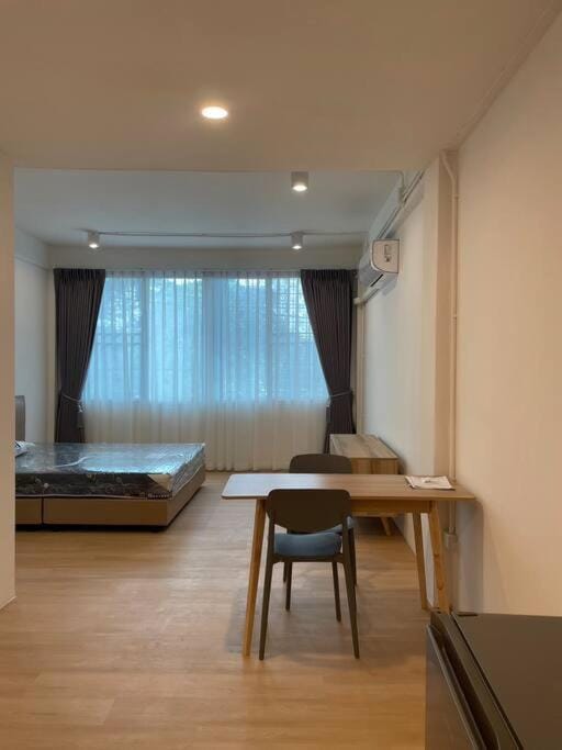 33 Avenue Apartment in Bangkok
