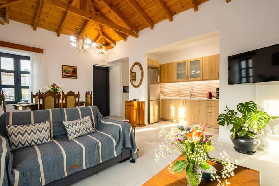 Kitchen or kitchenette, Living room, Seating area