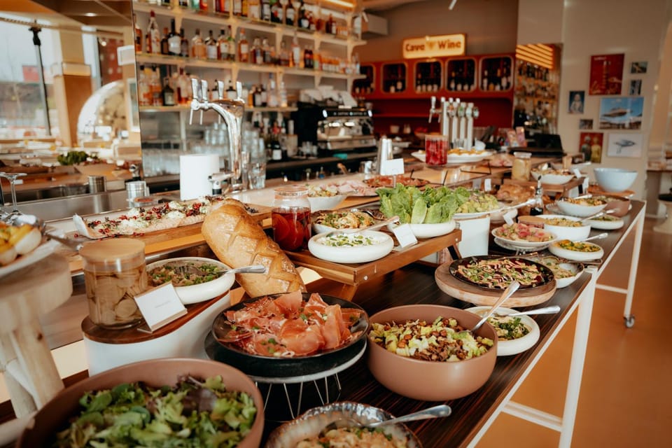 Restaurant/places to eat, Lunch
