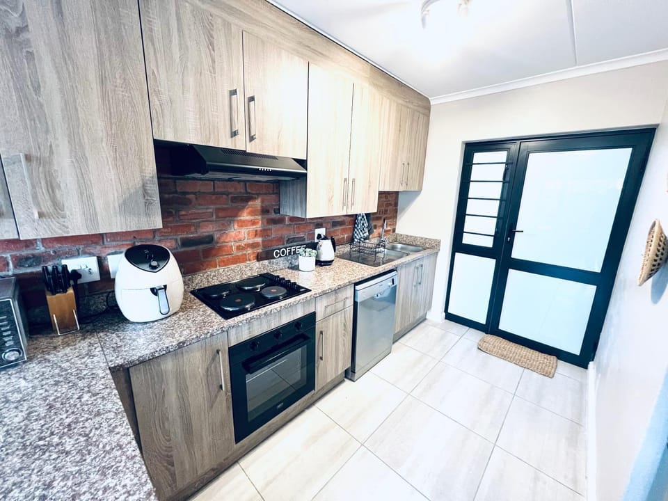Kitchen or kitchenette, dishwasher, minibar, pet friendly, stove