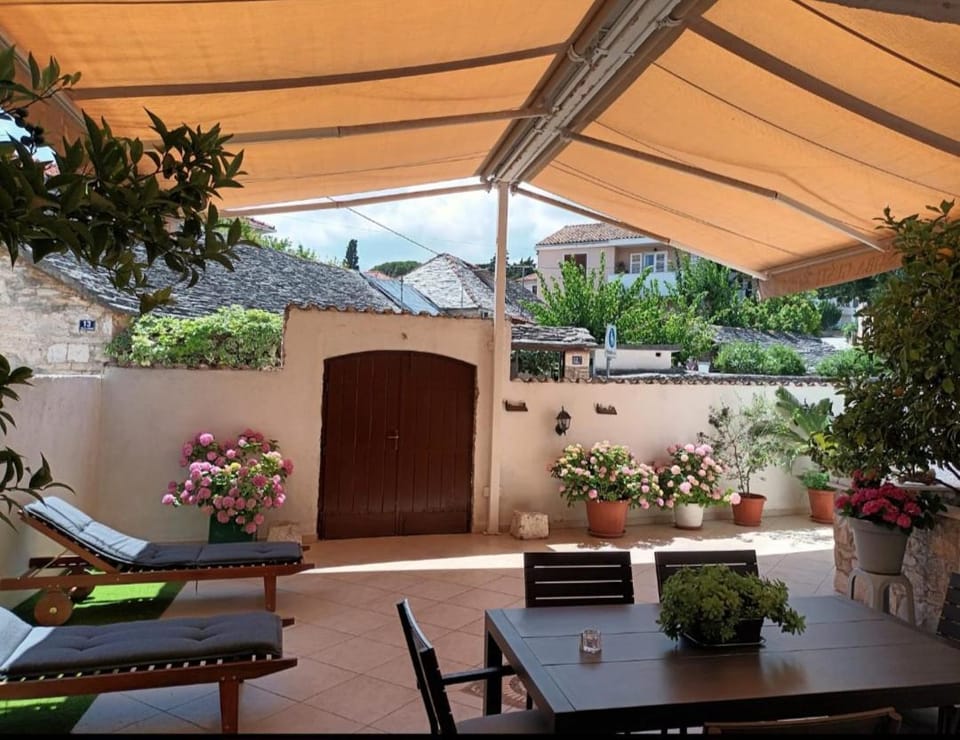Balcony/Terrace, Seating area, Garden view