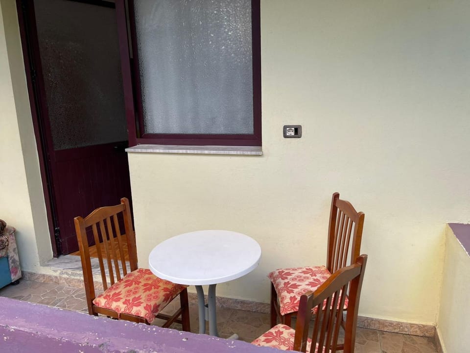 Patio, Seating area