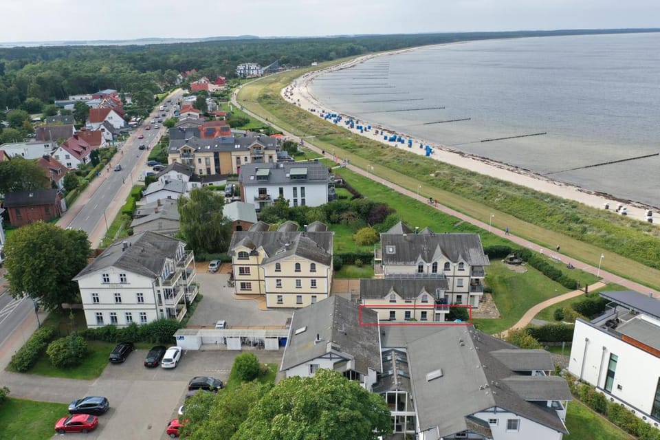 Property building, Bird's eye view, Beach