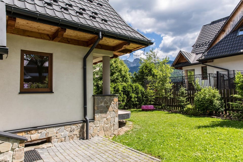 Property building, Garden
