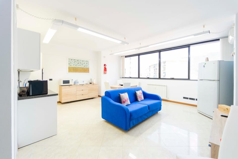 Kitchen or kitchenette, Living room, Seating area