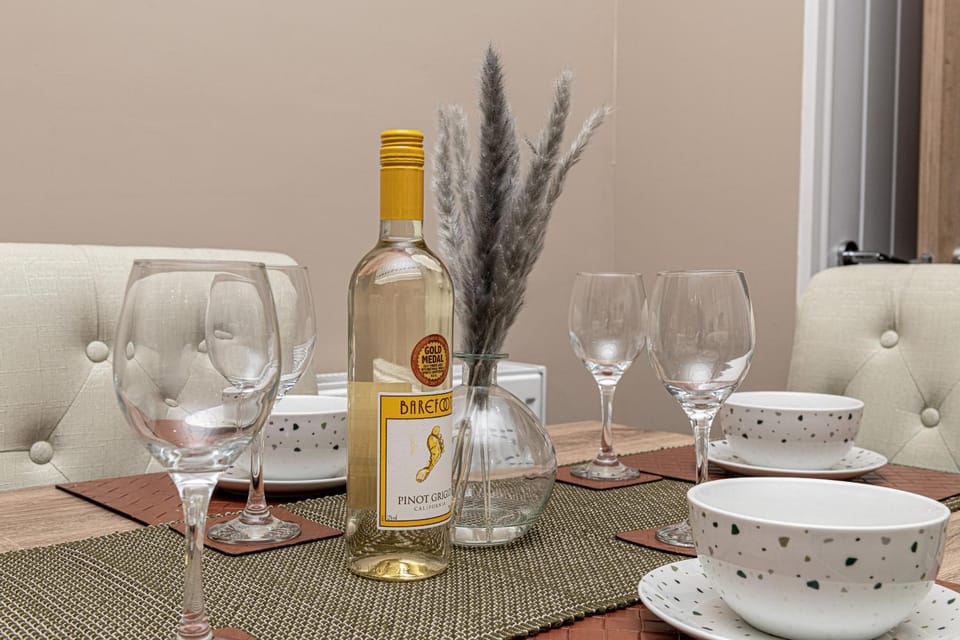 Food and drinks, Dining area